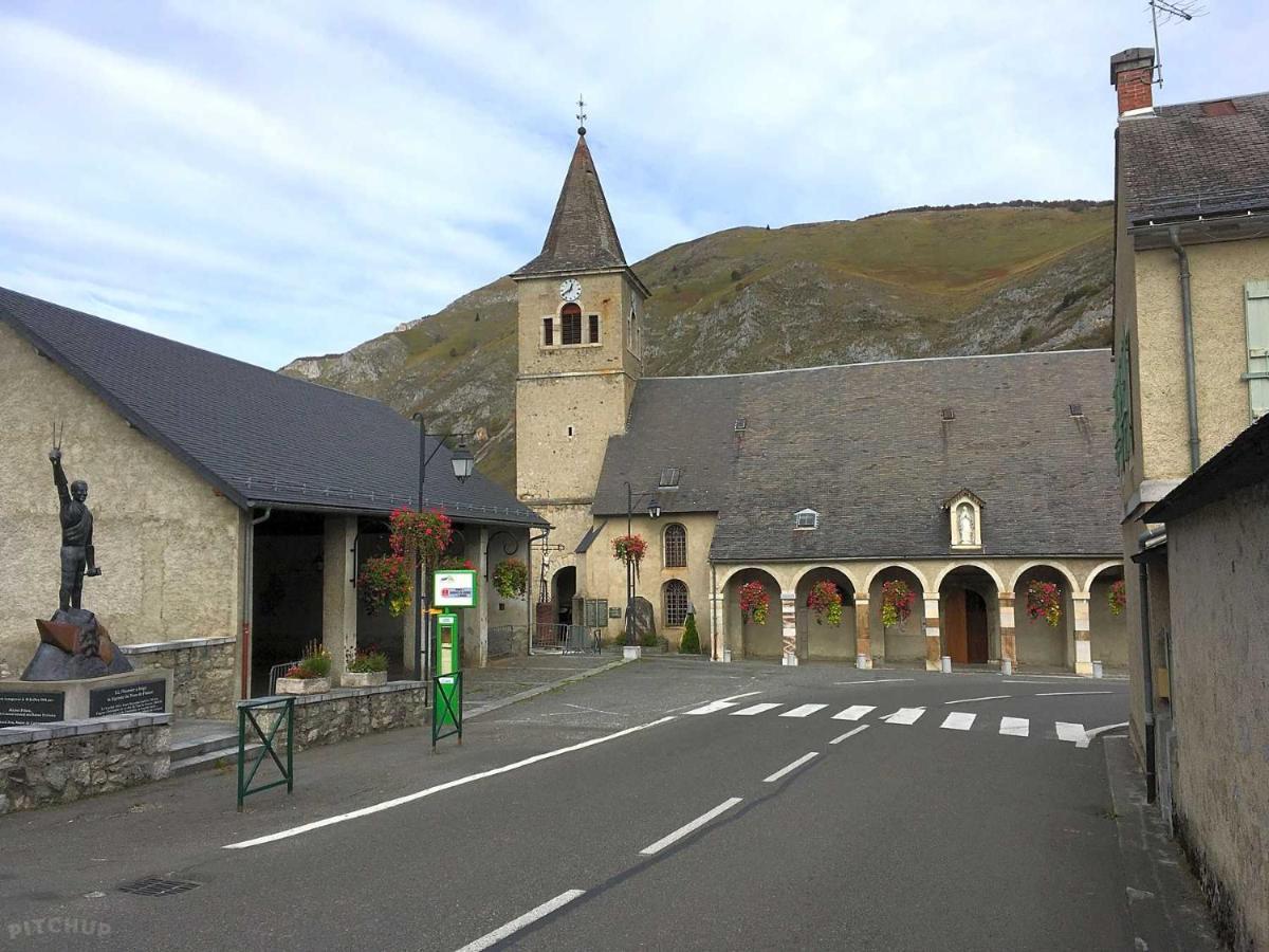 Marie De Campan - Le Vieux Village *